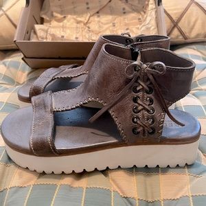 BedStu Zoe Sandals- size 9.5